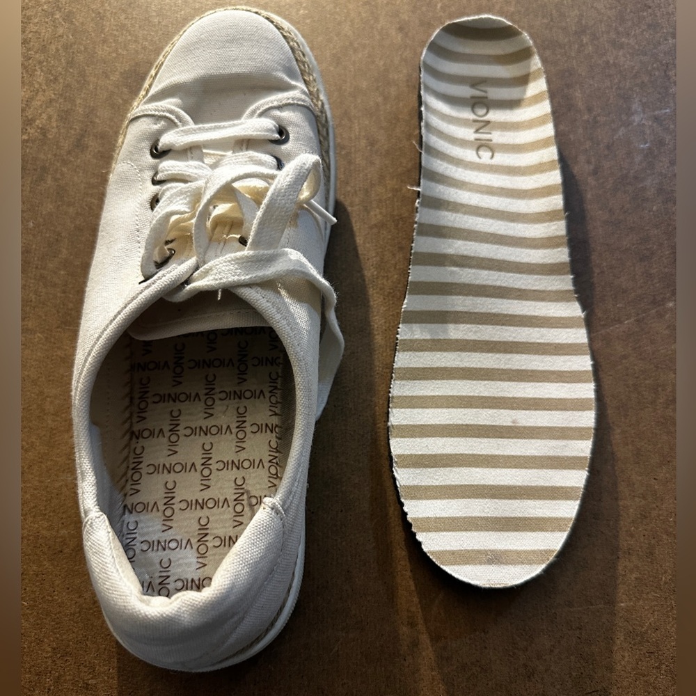 Vionic cream sneakers with tweed trim atβ white wall. Shoes feet love. Size 9 - Picture 15 of 16
